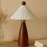 Lámpara de mesa con base de madera y pantalla de cemento blanco - Ambiana image 7